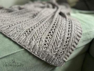 Tiny Tuck Baby Blanket