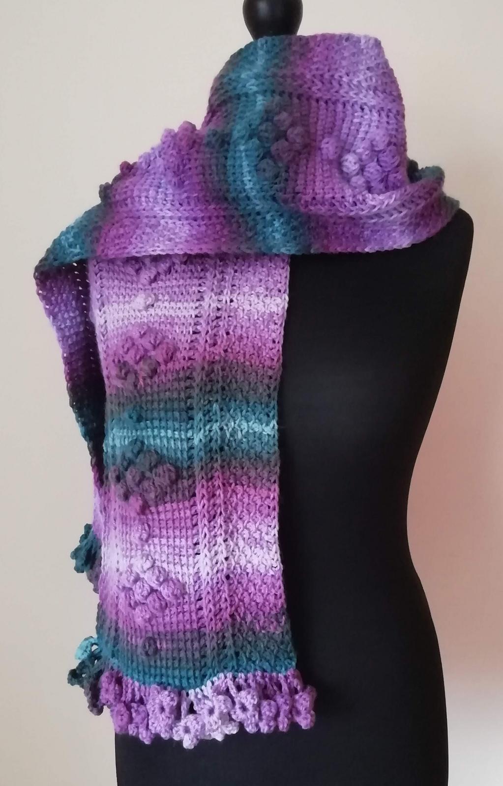 Acle Scarf