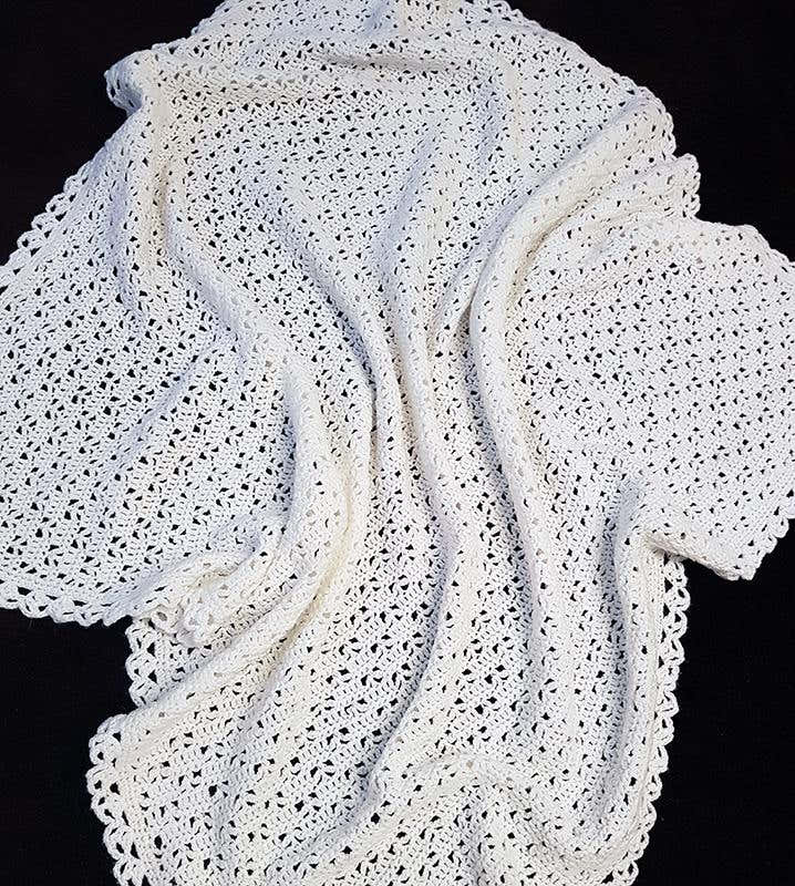 Easy Lace Crochet Baby Blanket Pattern – Written Row by Row + Chart