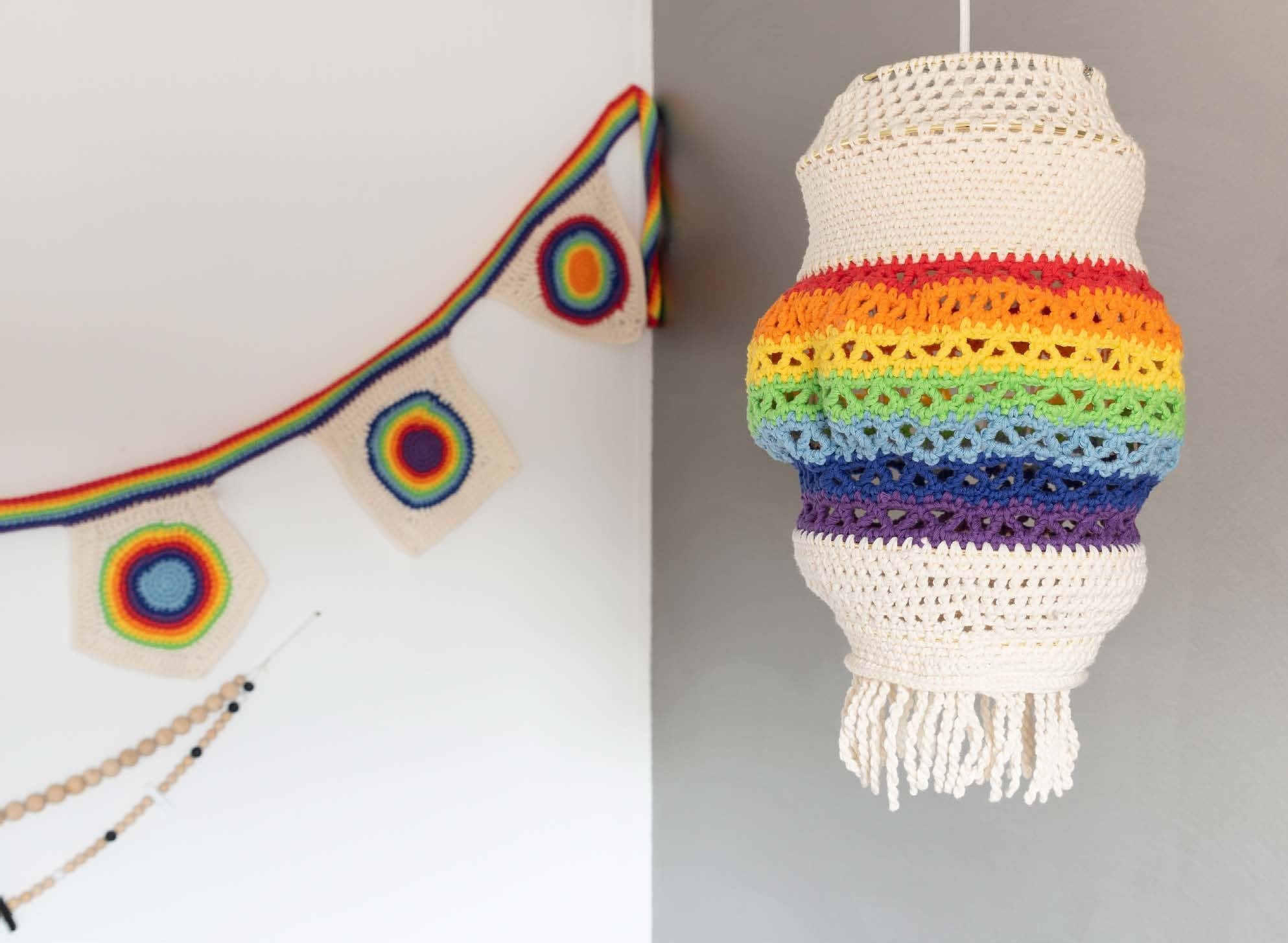 Rainbow Lamp in Yarn and Colors Epic - YAC100060 - Downloadable PDF