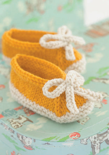 Babies Shoes in Sirdar Snuggly DK - 4527 - Downloadable PDF