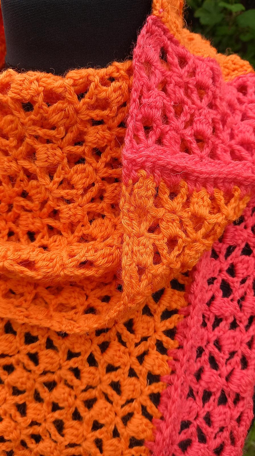 Tracery Cowl