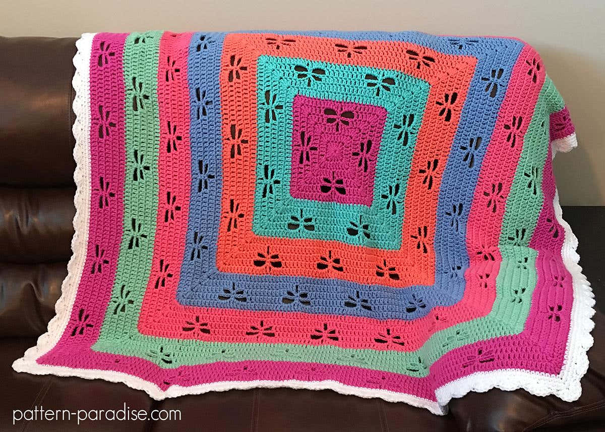 Radiating Dragonflies Throw